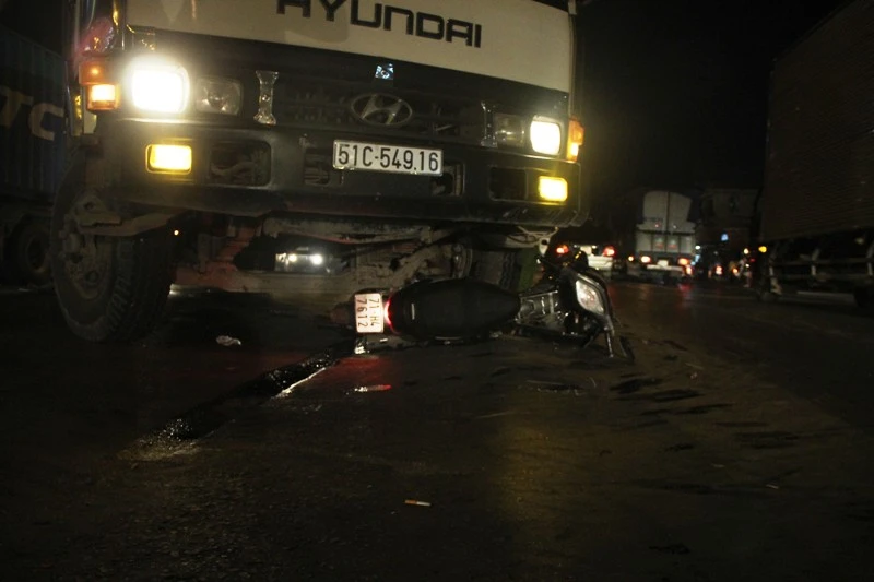 Tài xế xe tải bị đuổi đánh sau khi cán chết người ảnh 1